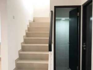 Disewakan Rumah 2 Lantai di Cluster The Villas By Rumah Chinida lokasi di Tangerang Selatan Kota, tersedia melalui melalui situs Olx