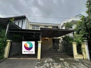 DISEWAKAN RUMAH 2 LANTAI DI KAYU PUTIH JAKARTA TIMUR lokasi di Jakarta Pusat, tersedia melalui melalui situs Olx