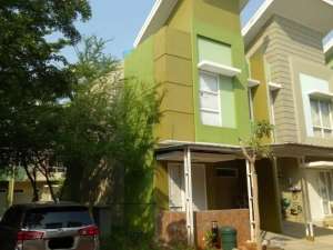 Disewakan Rumah 2 Lantai Kosongan di Cluster Arcadia By Rumah Chinida lokasi di Tangerang Kota, tersedia melalui melalui situs Olx