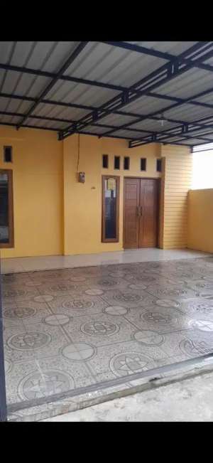 Disewakan Rumah 2 lantai lokasi strategis lokasi di Medan Kota, tersedia melalui melalui situs Olx