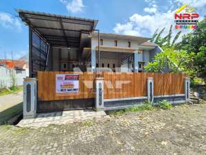 Disewakan Rumah 2 Lantai Siap Huni di Kawasan Perumahan Banyuwangi lokasi di Banyuwangi  Kab., tersedia melalui melalui situs Olx