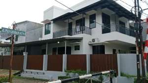 Disewakan Rumah 2 Lntai 5Kt4km di Bintaro Sektor 5 Jl Puyuh Barat lokasi di Tangerang Selatan Kota, tersedia melalui melalui situs Olx