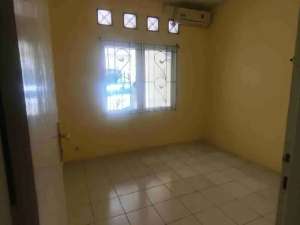 Disewakan rumah 45 jtKT 21 di perumahan century dekat LRT Bekasi Barat lokasi di Bekasi Kota, tersedia melalui melalui situs Olx