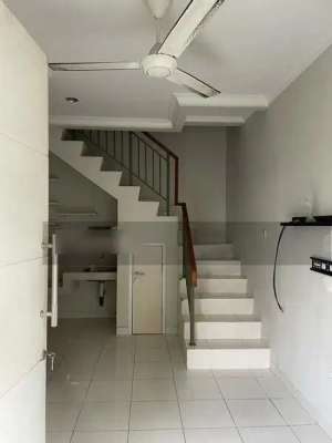 Disewakan Rumah Arcadia Village lokasi di Tangerang Kota, tersedia melalui melalui situs Olx