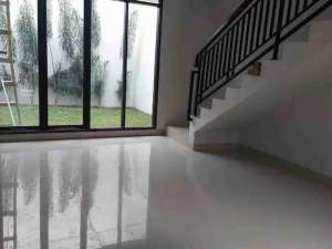 Disewakan Rumah Bagus 2 Lantai di Nusantara Regency Ciganitri lokasi di Bandung Kab., tersedia melalui melalui situs Olx