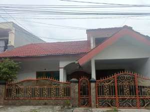 Disewakan Rumah Bagus Bisa Dijadikan Usaha Lokasi Strategis di Pinggir Jalan Raya Pekayon Bekasi Selatan lokasi di Bekasi Kota, tersedia melalui melalui situs Olx
