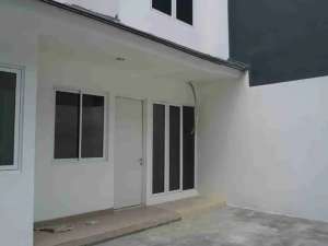 Disewakan Rumah Bagus Siap Huni Di Cluster Yarra JGC Cakung Jakarta lokasi di Jakarta Timur, tersedia melalui melalui situs Olx