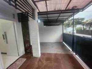 DISEWAKAN RUMAH BAGUS TERAWAT DI PERUMAHAN NYAMAN TENANG AREA TUNGGULWULUNG KOTA MALANG, 8 MENIT KE SUHAT DAN KAMPUS UB POLINEMA. lokasi di Malang Kota, tersedia melalui melalui situs Olx