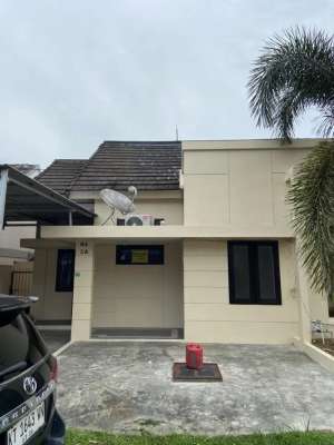 DISEWAKAN RUMAH BARU DIRENOVASI lokasi di Samarinda Kota, tersedia melalui melalui situs Olx