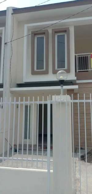 DISEWAKAN RUMAH BARU GRESS 2 LANTAIALANA CEMANDI, SEDATI, SIDOARJO lokasi di Sidoarjo  Kab., tersedia melalui melalui situs Olx