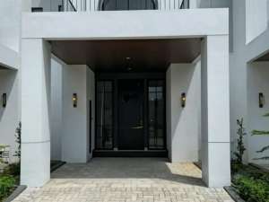 Disewakan Rumah Baru Gress Mansion Nine Type Lyndon 2LT 3KT LT60m Full Furnish Menganti Surabaya Barat lokasi di Surabaya Kota, tersedia melalui melalui situs Olx