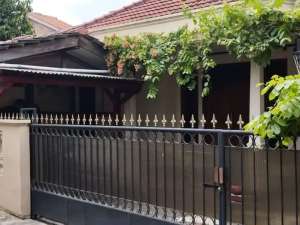 Disewakan Rumah Bebas Banjir 2 Lantai Kreo Cipadu By Rumah Chinida lokasi di Tangerang Kota, tersedia melalui melalui situs Olx