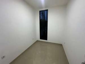 Disewakan Rumah Cluster Baru Belum Dihuni lokasi di Tangerang Kab., tersedia melalui melalui situs Olx