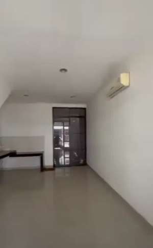 Disewakan Rumah, Cluster East Asia Greenlake By Rumah Chinida Yt lokasi di Jakarta Barat, tersedia melalui melalui situs Olx