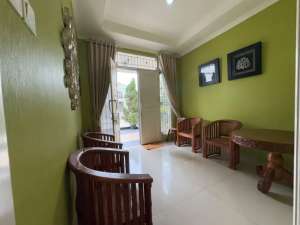 Disewakan Rumah Cluster Emerald Mansion Lippo Cikarang DM23E lokasi di Bekasi Kab., tersedia melalui melalui situs Olx