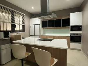 Disewakanrumah cluster taman dago lippo cikarang lokasi di Bekasi Kab., tersedia melalui melalui situs Olx