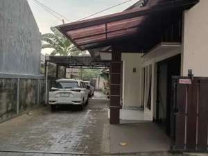 Disewakan Rumah Dalam Pemukiman Area Jalan Palagan Lokasi Dekat Hyatt lokasi di Sleman Kab., tersedia melalui melalui situs Olx