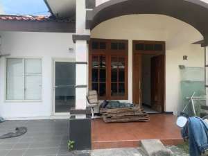 Disewakan rumah Darmo Permai, Surabaya lokasi di Surabaya Kota, tersedia melalui melalui situs Olx