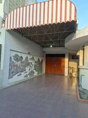 Disewakan Rumah Dekat Balai Kota Taman Aksara Surabaya lokasi di Surabaya Kota, tersedia melalui melalui situs Olx