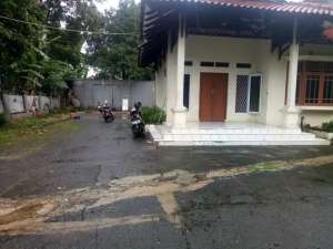 Disewakan Rumah Dengan Parkir Bisa Untuk 8-10 Mobil Di Cipete, Kemang, Antasari lokasi di Jakarta Selatan, tersedia melalui melalui situs Olx