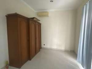 Disewakan Rumah di Janur Elok Kelapa Gading lokasi di Jakarta Utara, tersedia melalui melalui situs Olx