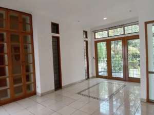 Disewakan Rumah Di Kemang Timur Raya Jakarta Selatan lokasi di Jakarta Selatan, tersedia melalui melalui situs Olx