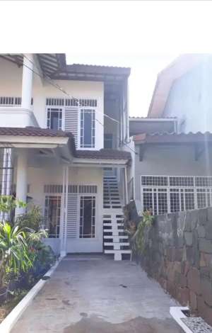 Disewakan Rumah di lantai 2 lokasi di Jakarta Selatan, tersedia melalui melalui situs Olx
