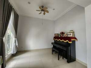 Disewakan Rumah di Les Belles Serpong Raya lokasi di Tangerang Selatan Kota, tersedia melalui melalui situs Olx