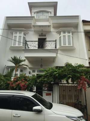 Disewakan Rumah di Perumahan Villa Permata Gading 4 Bedroom 3,5 Lantai lokasi di Jakarta Utara, tersedia melalui melalui situs Olx