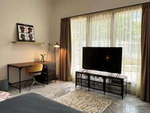 Disewakan Rumah di Pluit LT.330m2 Full Furnish Bagus Hadap Timur lokasi di Jakarta Utara, tersedia melalui melalui situs Olx