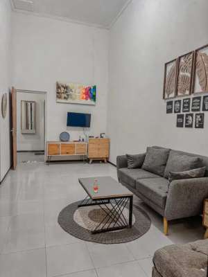 Disewakan Rumah di Royal orchid bisa harian, mingguan, Bulanan, lokasi di Malang Kab., tersedia melalui melalui situs Olx