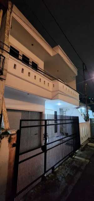 Disewakan Rumah di Tanjung Duren Jak Bar, 3 BR Kosongan siap huni lokasi di Jakarta Barat, tersedia melalui melalui situs Olx