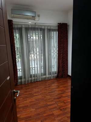 Disewakan Rumah Emerald Terrace Bintaro lokasi di Tangerang Selatan Kota, tersedia melalui melalui situs Olx