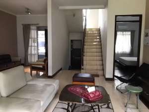 Disewakan Rumah Furnished di Ratnasasih Kota Baru Parahyangan, Bandung lokasi di Bandung Barat Kab., tersedia melalui melalui situs Olx