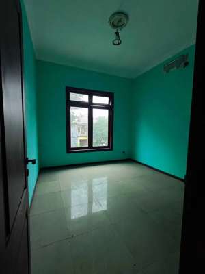 Disewakan rumah GAYUNGSARI BARAT nol jalan utama raya kembar d lokasi di Surabaya Kota, tersedia melalui melalui situs Olx