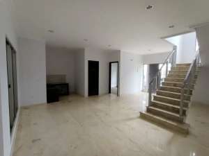 Disewakan Rumah Golf Island PIK Pantai Indah Kapuk Jakarta Utara 8x15 lokasi di Jakarta Utara, tersedia melalui melalui situs Olx