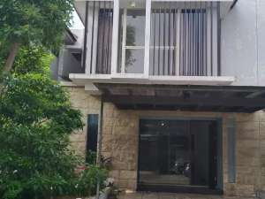 Disewakan Rumah Graha Natura Lontar 2LT LT105m 3KT Dekat Pakuwon Mall Surabaya Barat lokasi di Surabaya Kota, tersedia melalui melalui situs Olx