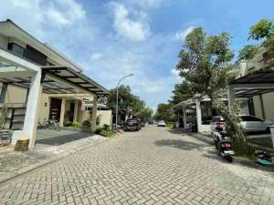 Disewakan Rumah Greenhill Citraland Surabaya dekat Clubhouse Citraland Utara lokasi di Surabaya Kota, tersedia melalui melalui situs Olx