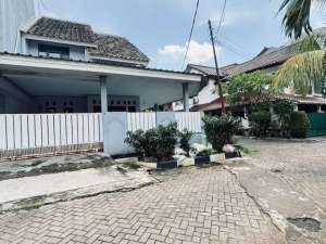 Disewakan Rumah Hook Jatibening EstateLuas 175 m, 41 KT, Carport 2 Mobil lokasi di Bekasi Kota, tersedia melalui melalui situs Olx