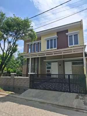 Disewakan Rumah hook luas 2 lantai, baru selesai renovasi lokasi di Bogor Kab., tersedia melalui melalui situs Olx