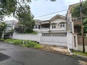 DISEWAKAN RUMAH KENCANA SARI BARAT lokasi di Surabaya Kota, tersedia melalui melalui situs Olx