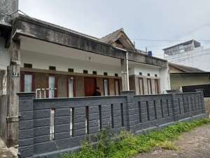 DISEWAKAN RUMAH KOMPLEK CISARANTEN ARCAMANIK ANTAPANI lokasi di Bandung Kota, tersedia melalui melalui situs Olx