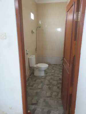 Disewakan rumah lantai 2 di Jl Abianbase Badung Bali lokasi di Denpasar Kota, tersedia melalui melalui situs Olx