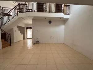 Disewakan Rumah lokasi Rawamangun lokasi di Jakarta Timur, tersedia melalui melalui situs Olx