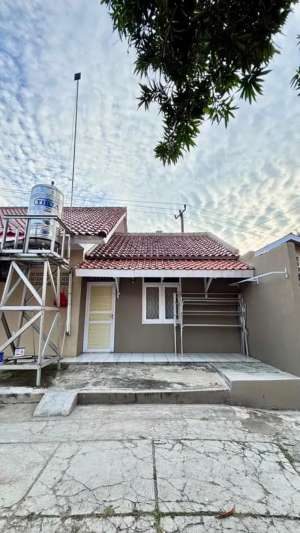 DISEWAKAN RUMAH LOKASI STRATEGIS COCOK UNTUK MESS KARYAWAN PERTAHUN lokasi di Cilegon Kota, tersedia melalui melalui situs Olx