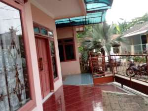 Disewakan Rumah Luas di Pondok Cabe lokasi di Tangerang Selatan Kota, tersedia melalui melalui situs Olx