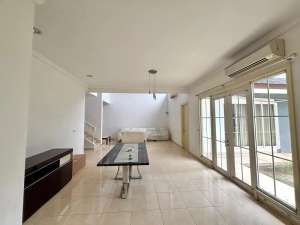 Disewakan Rumah Luas di Sutera OliviaLokasi Premium lokasi di Tangerang Selatan Kota, tersedia melalui melalui situs Olx