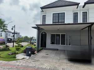 DISEWAKAN RUMAH MANSION NINE lokasi di Surabaya Kota, tersedia melalui melalui situs Olx