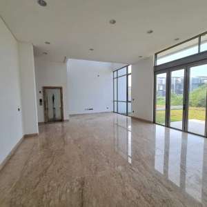 Disewakan Rumah Mewah Pik View Golf Ada Kolam Renang Dan Lift lokasi di Jakarta Utara, tersedia melalui melalui situs Olx