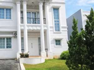 DISEWAKAN RUMAH NYAMAN Legenda Wisata Cibubur lokasi di Bogor Kab., tersedia melalui melalui situs Olx